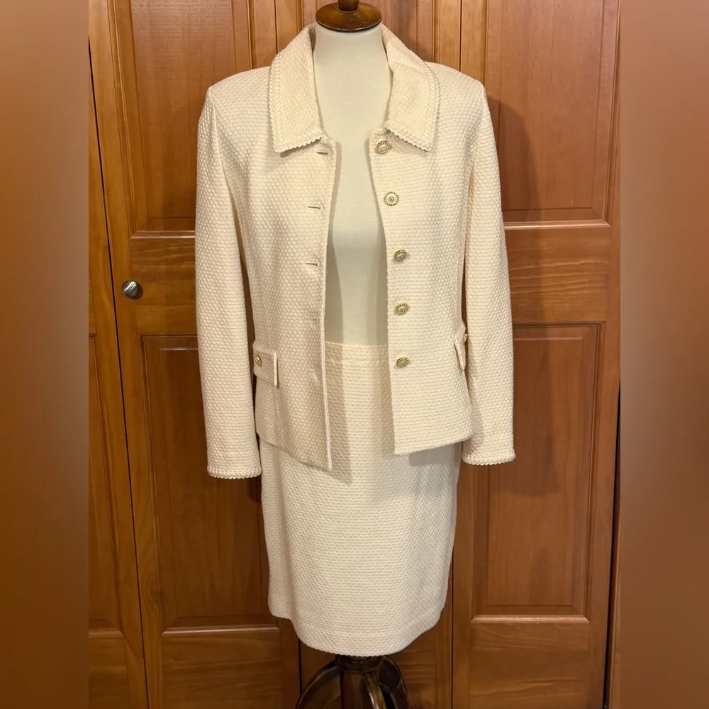 St. John Collection Cream Knit Jacket and Skirt Set - Picture 8 of 16